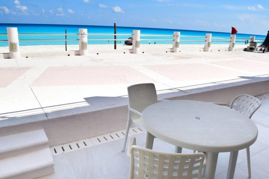 Ocean Front Villa Marlin, Best Location In Hotel Zone #109 坎昆 外观 照片