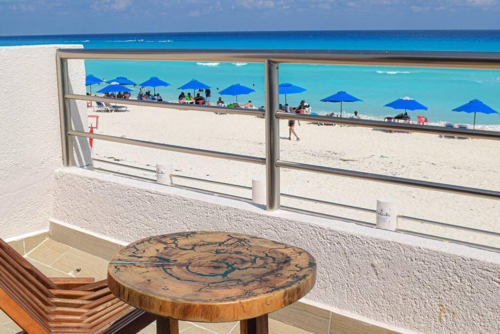 Ocean Front Villa Marlin, Best Location In Hotel Zone #109 坎昆 外观 照片