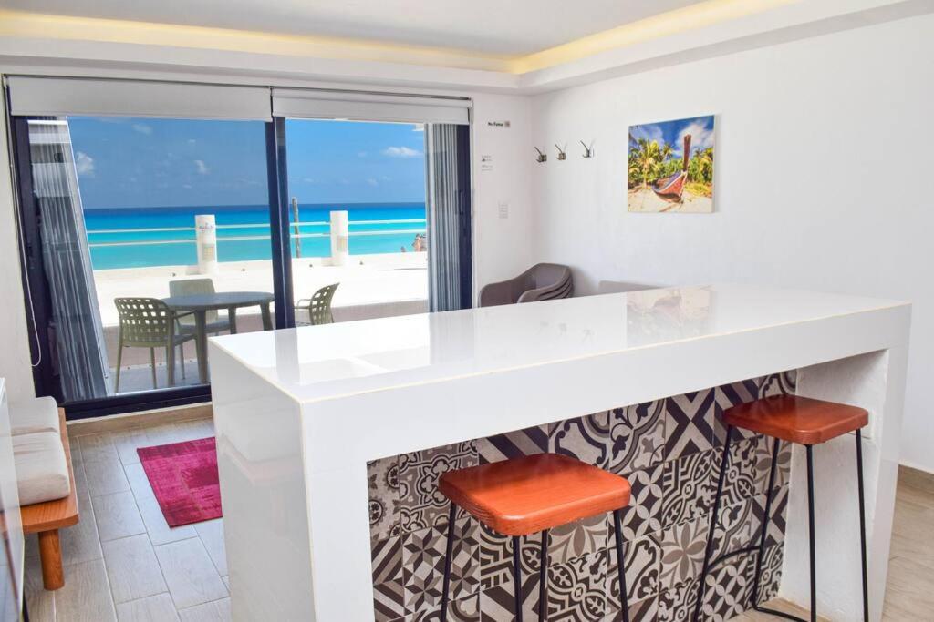 Ocean Front Villa Marlin, Best Location In Hotel Zone #109 坎昆 外观 照片