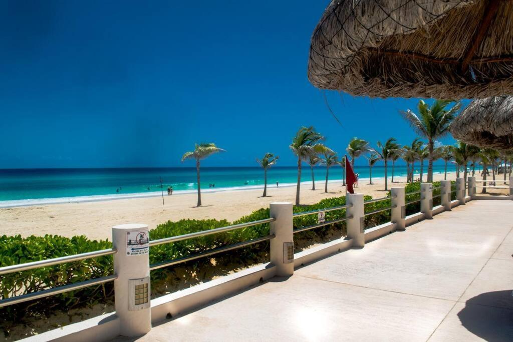 Ocean Front Villa Marlin, Best Location In Hotel Zone #109 坎昆 外观 照片